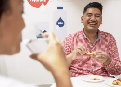 Donors eating our new snacks at a donor centre